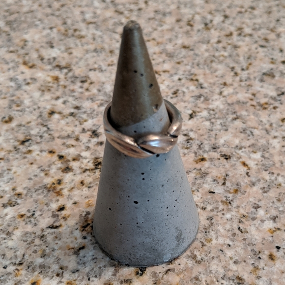 925 Sterling Silver Twist Ring - Picture 1 of 4